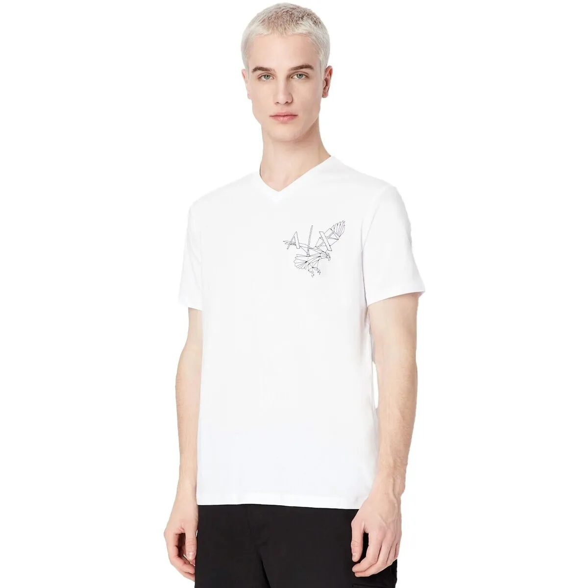 - Camiseta con Cuello de Pico