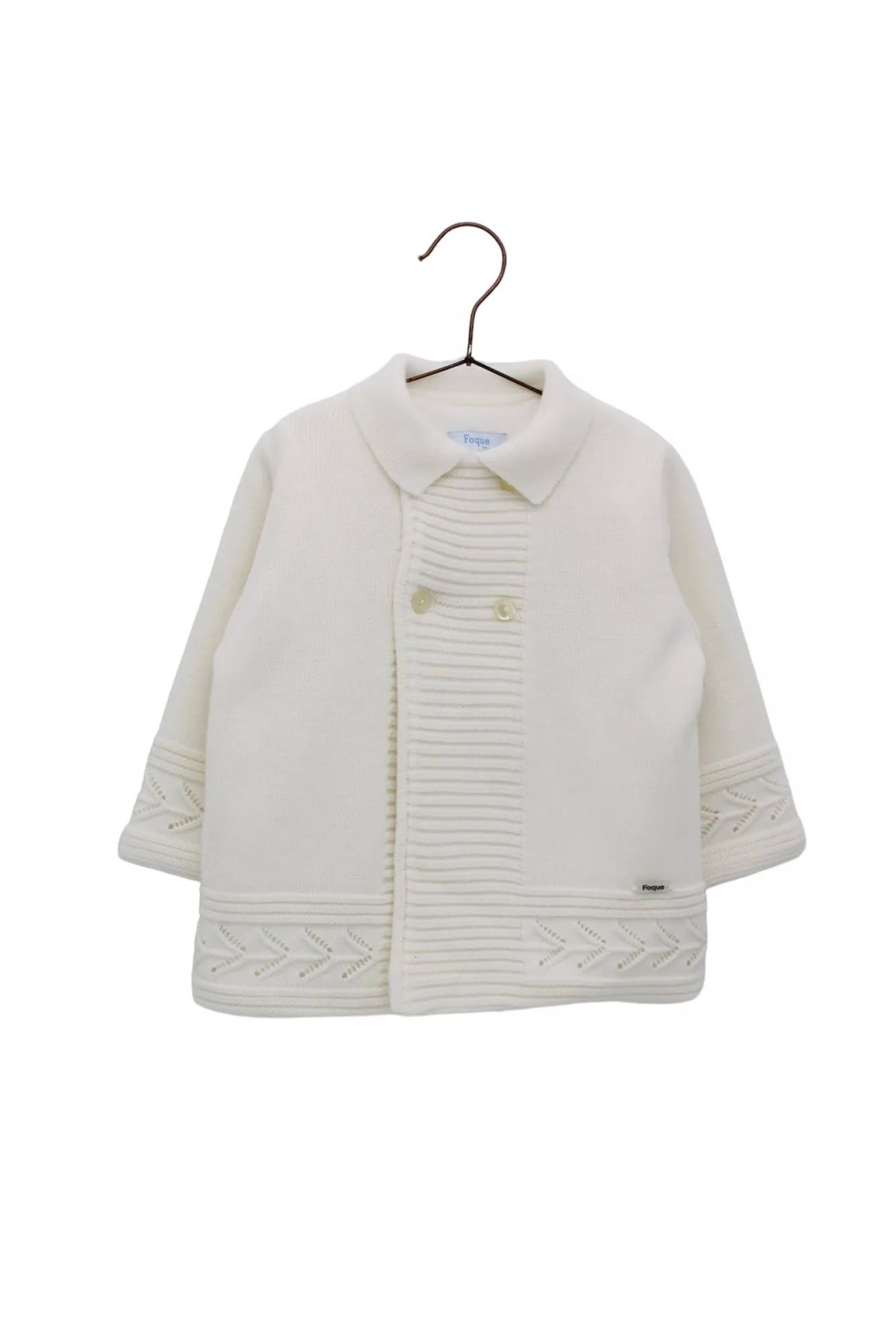Chaquetón cruzado de Foque color beige. Especial Ceremonia