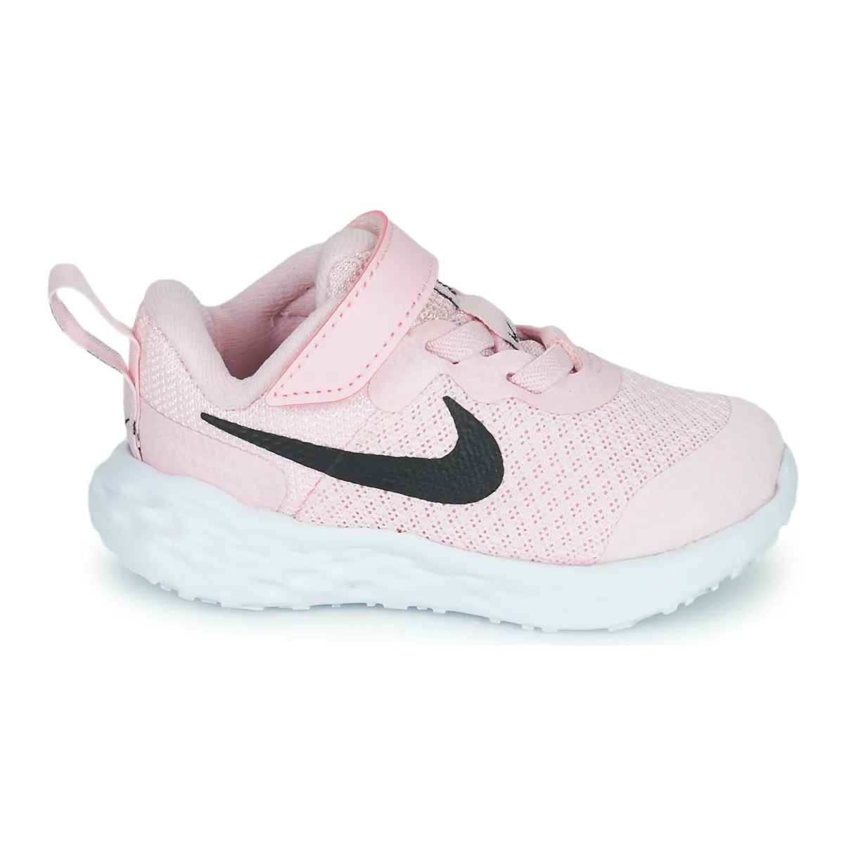 Nike Revolution 6