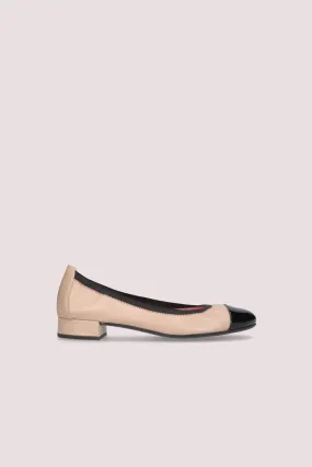 Pretty Ballerinas Bailarina en napa color nude con puntera de charol negro
