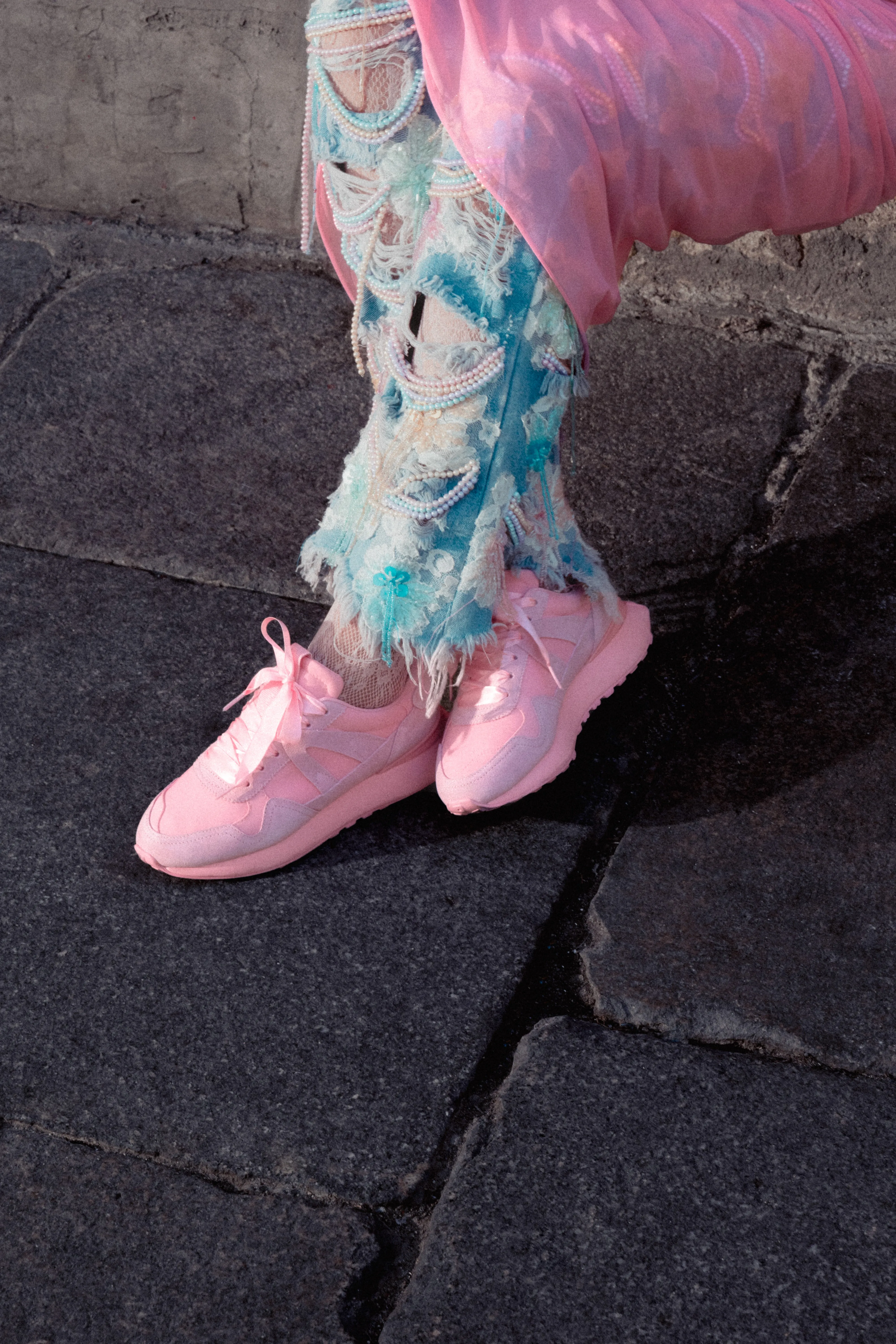 Sneakers rosas con cordones de lazo Margot by María Escoté