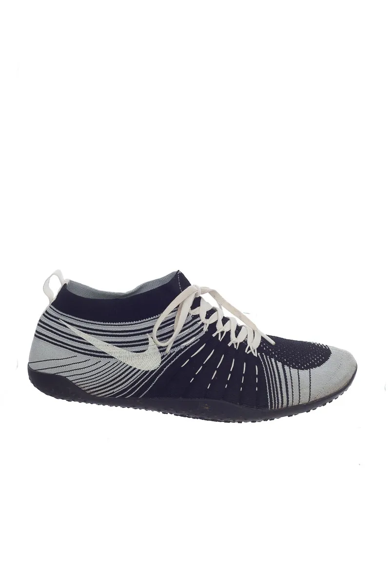 Tenis color Gris - Nike